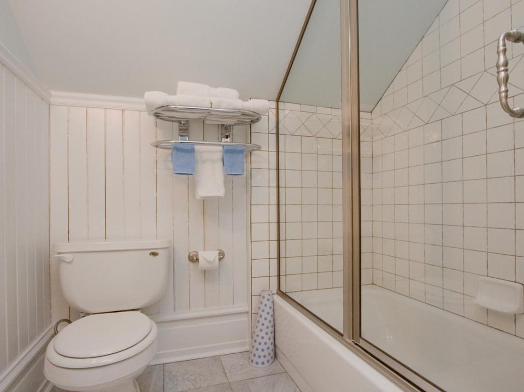 Abbey House Inn (Adults Only) Winters エクステリア 写真