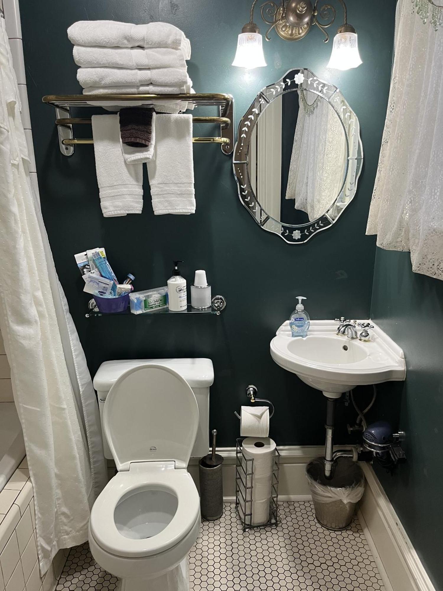 Abbey House Inn (Adults Only) Winters エクステリア 写真